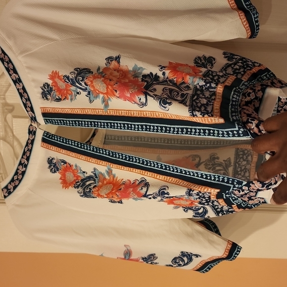 Top - Picture 3 of 3